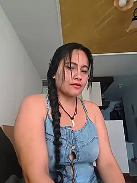 Snapshot of Yaya_watson chatting on May 2026 05:30:02 PM Yaya watson online show from May 2026 05:30:02 PM