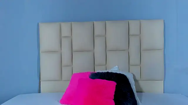 Zafiro  Brown online show from December 2025 12:01:02 PM