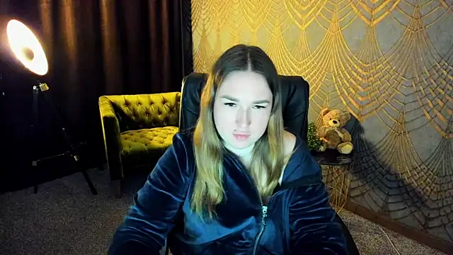 Sofii darling online show from April 2026 04:39:01 PM