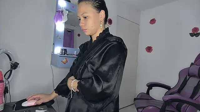 Snapshot of soffy_rosses chatting on May 2026 02:06:02 AM soffy rosses online show from May 2026 02:06:02 AM
