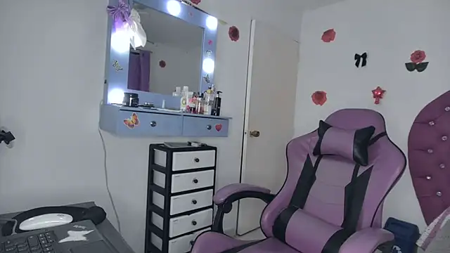 Snapshot of soffy_rosses chatting on June 2026 03:29:02 AM soffy rosses online show from June 2026 03:29:02 AM