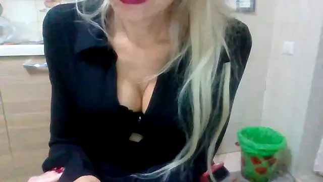 Kelly80 online show from October 2025 04:29:02 PM