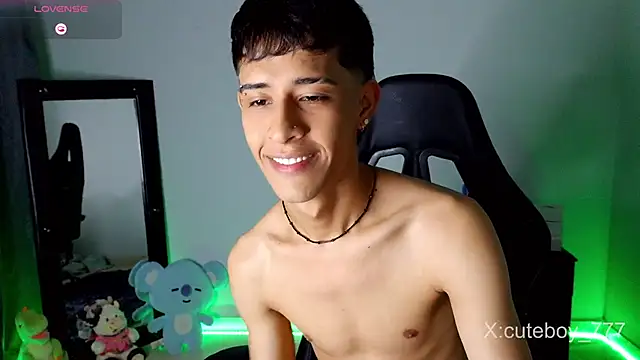 Snapshot of Danny_cute_05 chatting on November 2025 04:48:02 AM Danny cute 05 online show from November 2025 04:48:02 AM