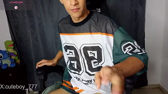 Snapshot of Danny_cute_05 chatting on January 2026 03:26:01 PM Danny cute 05 online show from January 2026 03:26:01 PM