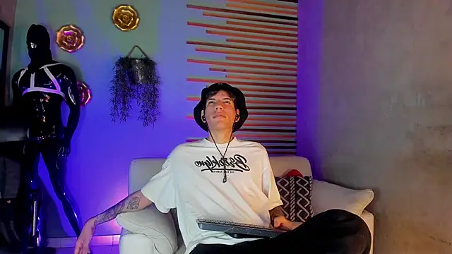 david huge online show from December 2025 02:06:02 AM