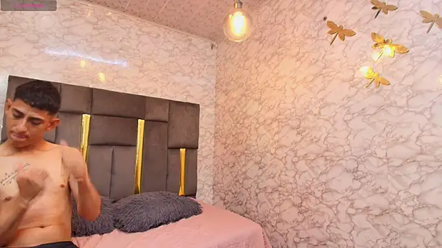 Snapshot of Liam_and_Barbie chatting on October 2025 04:13:02 AM Liam and Barbie online show from October 2025 04:13:02 AM