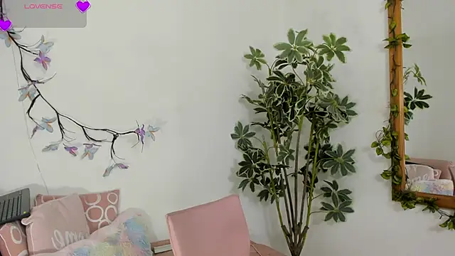 valerieMattson online show from November 2025 05:02:01 PM