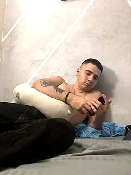 Cesar Augusto online show from October 2025 12:49:02 AM