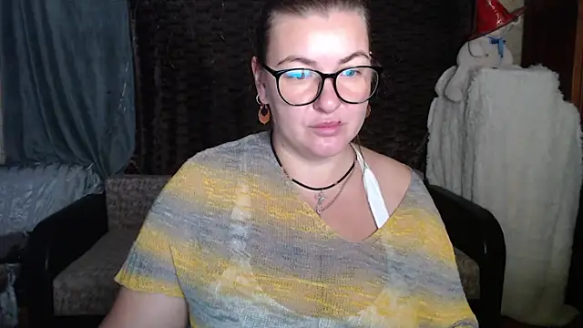 NikaSkylink online show from November 2025 04:00:01 AM