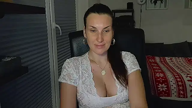 DonnaAmore online show from November 2025 03:12:01 PM