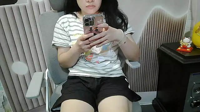 Snapshot of Emachiii chatting on September 2025 12:16:01 PM Emachiii online show from September 2025 12:16:01 PM