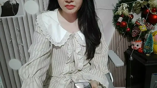 Snapshot of Emachiii chatting on January 2026 02:15:01 AM Emachiii online show from January 2026 02:15:01 AM