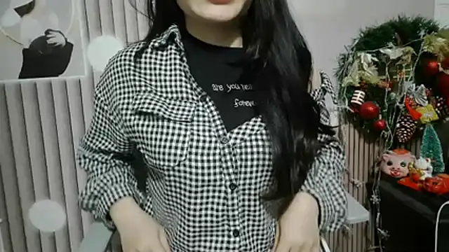 Snapshot of Emachiii chatting on February 2026 02:20:02 AM Emachiii online show from February 2026 02:20:02 AM