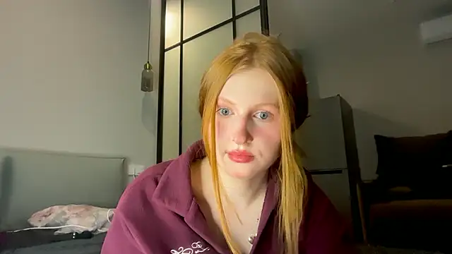 LuxXAngel online show from April 2026 06:05:01 PM