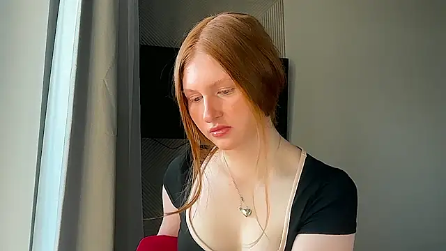 Snapshot of LuxXAngel chatting on June 2026 01:11:01 AM LuxXAngel online show from June 2026 01:11:01 AM