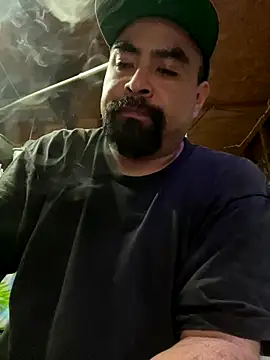 Snapshot of Jonathanfrom420 chatting on September 2025 05:01:02 PM Jonathanfrom420 online show from September 2025 05:01:02 PM