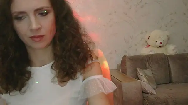 Amber Carrol online show from December 2025 05:20:02 PM