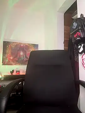 Snapshot of MamaSpicy chatting on October 2025 05:11:02 PM MamaSpicy online show from October 2025 05:11:02 PM