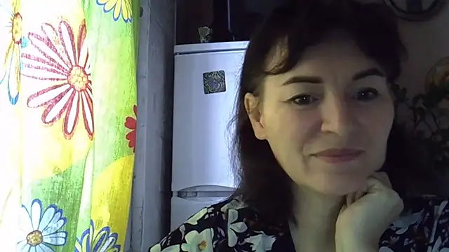 Krystal 82 online show from November 2025 09:20:01 AM