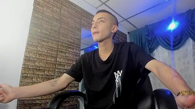 Dereck Boy8 online show from September 2025 10:10:02 PM