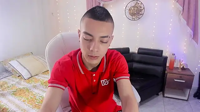 Dereck Boy8 online show from October 2025 08:28:01 PM