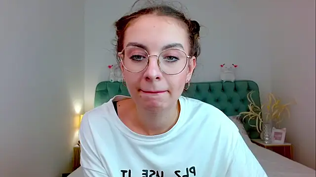 Real cutie1 online show from September 2025 09:36:01 PM