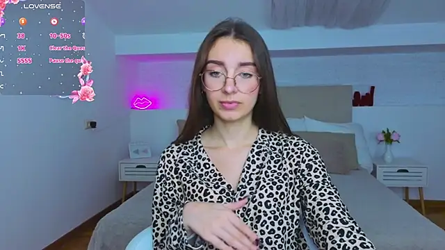 Real cutie1 online show from September 2025 09:52:02 PM