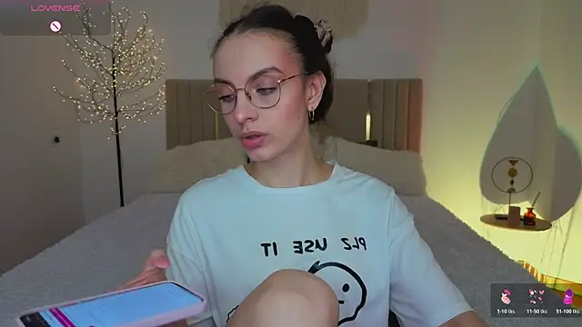 Real cutie1 online show from April 2026 12:49:01 PM