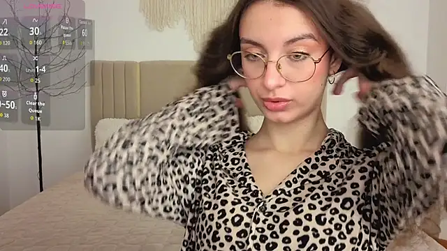 Real cutie1 online show from June 2026 01:02:01 PM