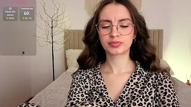 Snapshot of Real_cutie1 chatting on June 2026 01:01:01 PM Real cutie1 online show from June 2026 01:01:01 PM