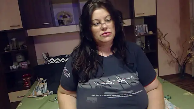 Claudia 71love online show from October 2025 09:33:01 PM