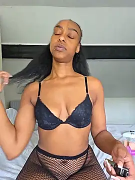 Snapshot of Hazel_Dollxx chatting on June 2026 09:15:01 AM Hazel Dollxx online show from June 2026 09:15:01 AM