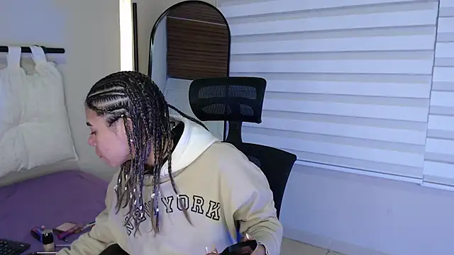 Rachell criss online show from October 2025 06:44:01 AM