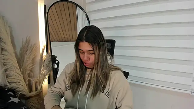 Rachell criss online show from October 2025 04:05:02 AM