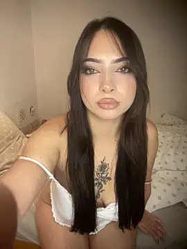 Snapshot of Bella__Booty chatting on October 2025 10:45:01 PM Bella  Booty online show from October 2025 10:45:01 PM