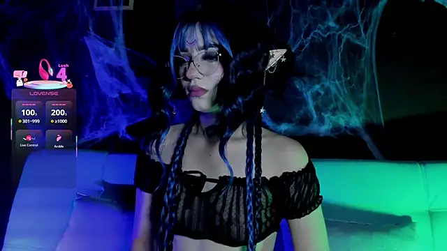 madiixwatson online show from October 2025 10:48:01 AM