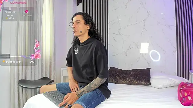 JackAndRosse  online show from December 2025 02:00:02 PM