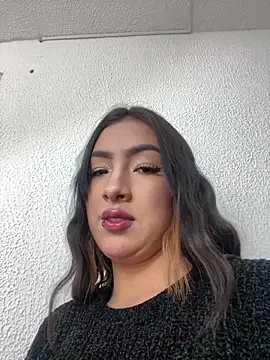 Snapshot of iamvalenn chatting on November 2025 08:08:01 PM iamvalenn online show from November 2025 08:08:01 PM