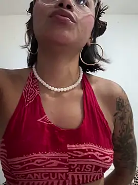 Nia Desire online show from December 2025 05:37:02 AM