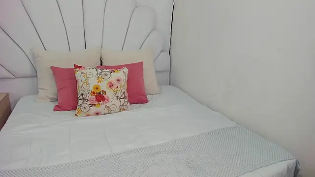 shamara thomson online show from October 2025 10:45:01 PM