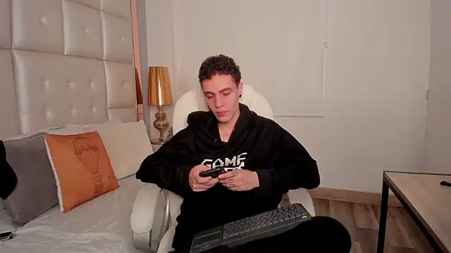 dark sun302 online show from September 2025 09:04:02 PM