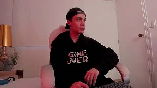 dark sun302 online show from October 2025 09:04:01 PM