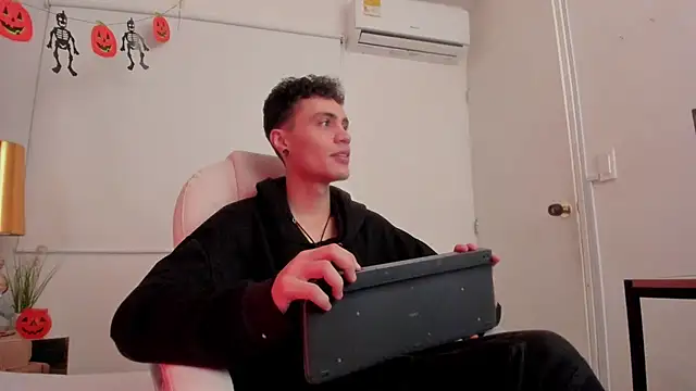 dark sun302 online show from October 2025 09:26:02 PM