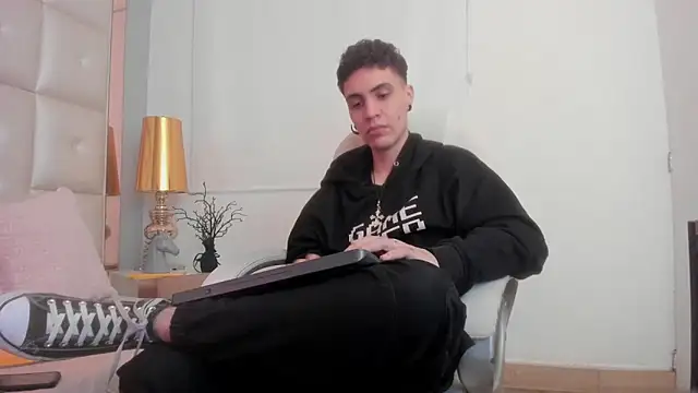 dark sun302 online show from December 2025 10:07:02 PM