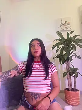 SurpriseMadlicia online show from April 2026 09:41:02 PM