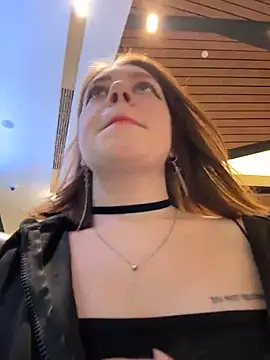 lucy-joy online show from November 2025 10:25:02 AM