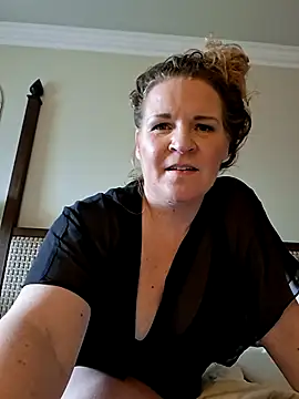 Snapshot of less-is-moore chatting on April 2026 04:57:02 PM less-is-moore online show from April 2026 04:57:02 PM