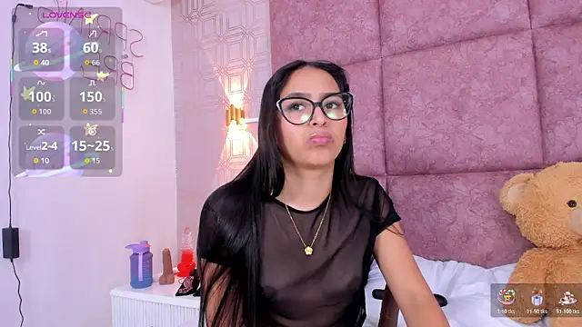 Snapshot of AmyStar1 chatting on May 2026 09:35:02 PM AmyStar1 online show from May 2026 09:35:02 PM