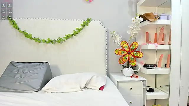 KoraSweett online show from October 2025 08:18:02 PM