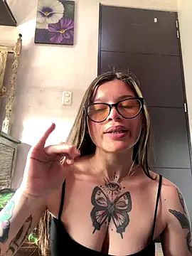 KoraSweett online show from December 2025 06:24:02 PM